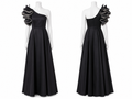 Robe noire asymétrique à épaule sculpturale